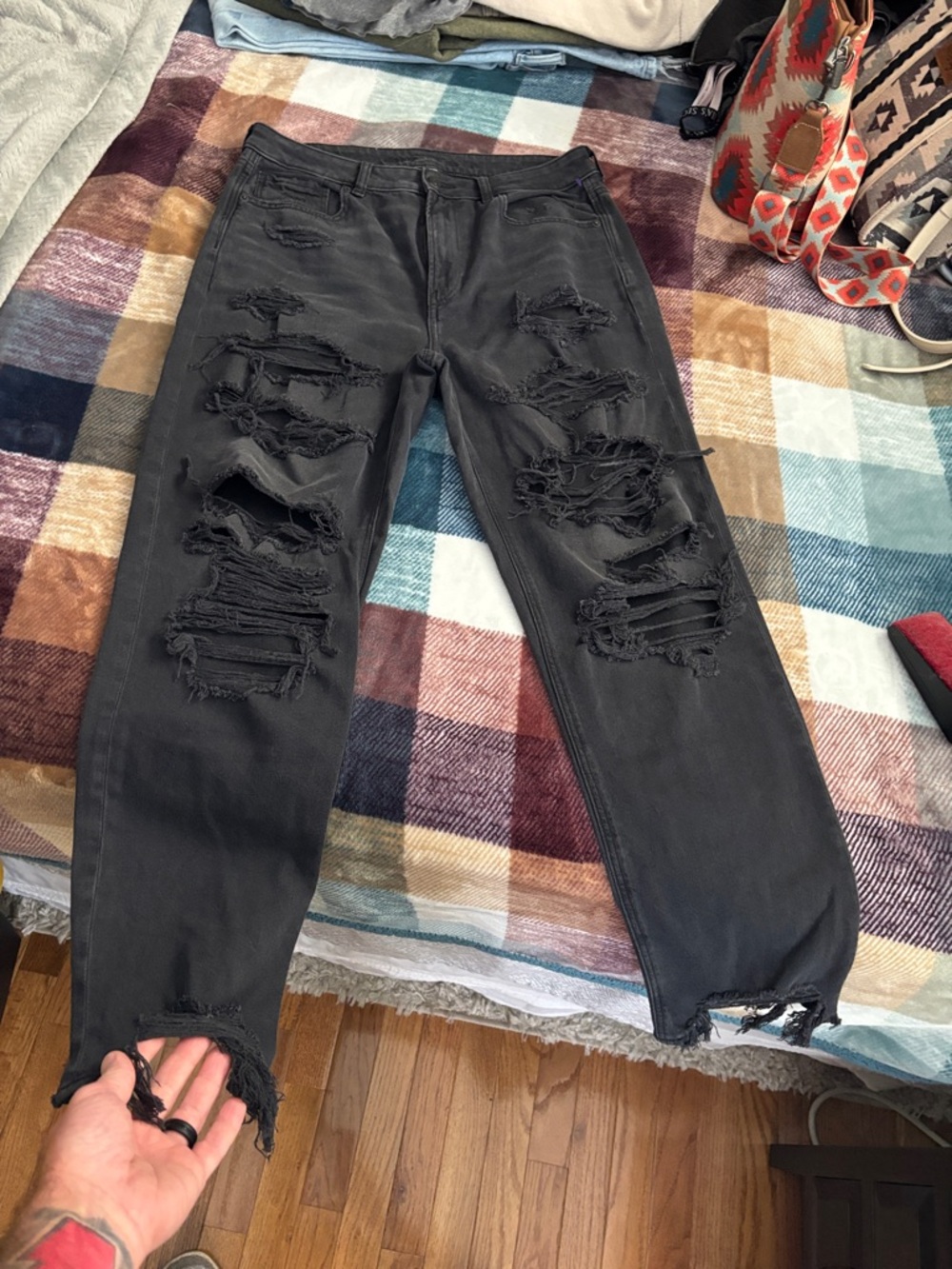 American Eagle Outfitters Black Distressed Relaxed Jeans